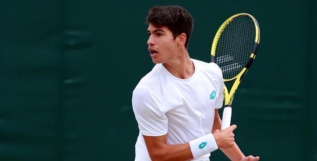 意大利网球队绝杀日本网球队,阿尔卡拉斯统治全场 意大利网球队绝杀日本网球队,阿尔卡拉斯统治全场