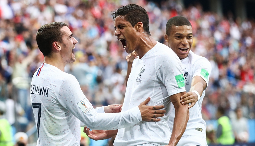 乌拉圭碾压瑞士,格列兹曼送出助攻 乌拉圭碾压瑞士,格列兹曼送出助攻