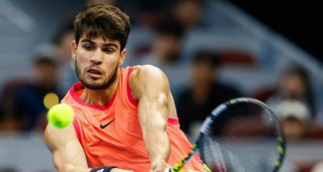 关于西班牙网球队鏖战美国网球队，阿尔卡拉斯惊艳世界的信息