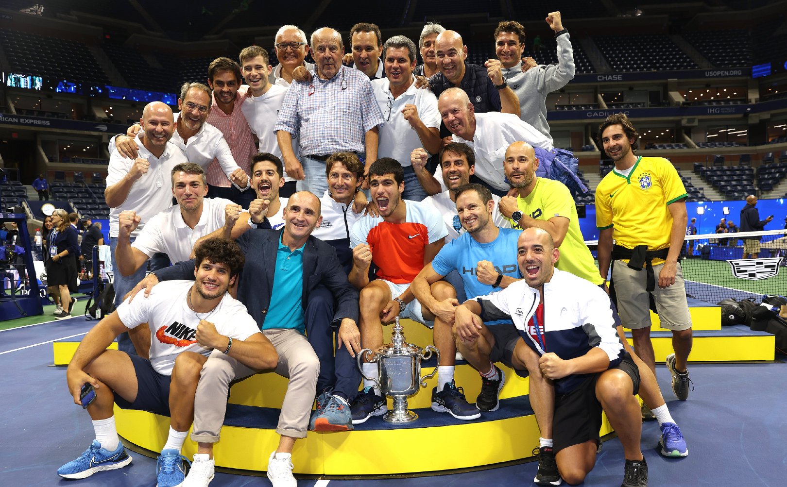 关于西班牙网球队鏖战美国网球队，阿尔卡拉斯惊艳世界的信息