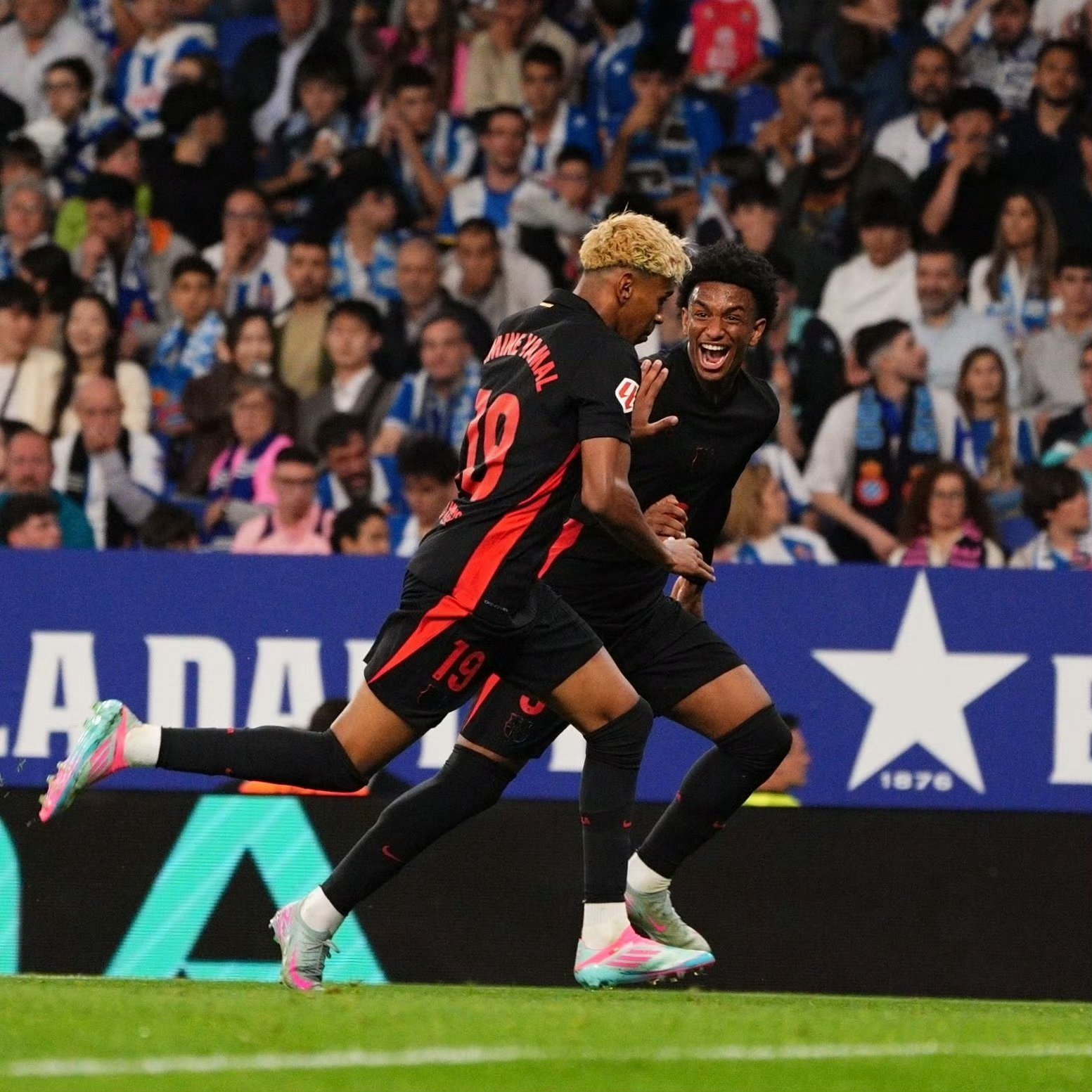 巴黎翻盘巴萨,马夏尔一己之力扛起全队 巴黎翻盘巴萨,马夏尔一己之力扛起全队