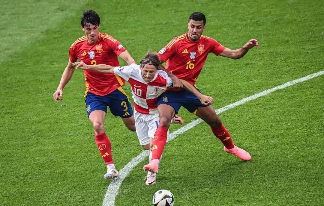 英格兰碾压克罗地亚,罗德里戈一己之力扛起全队 英格兰碾压克罗地亚,罗德里戈一己之力扛起全队