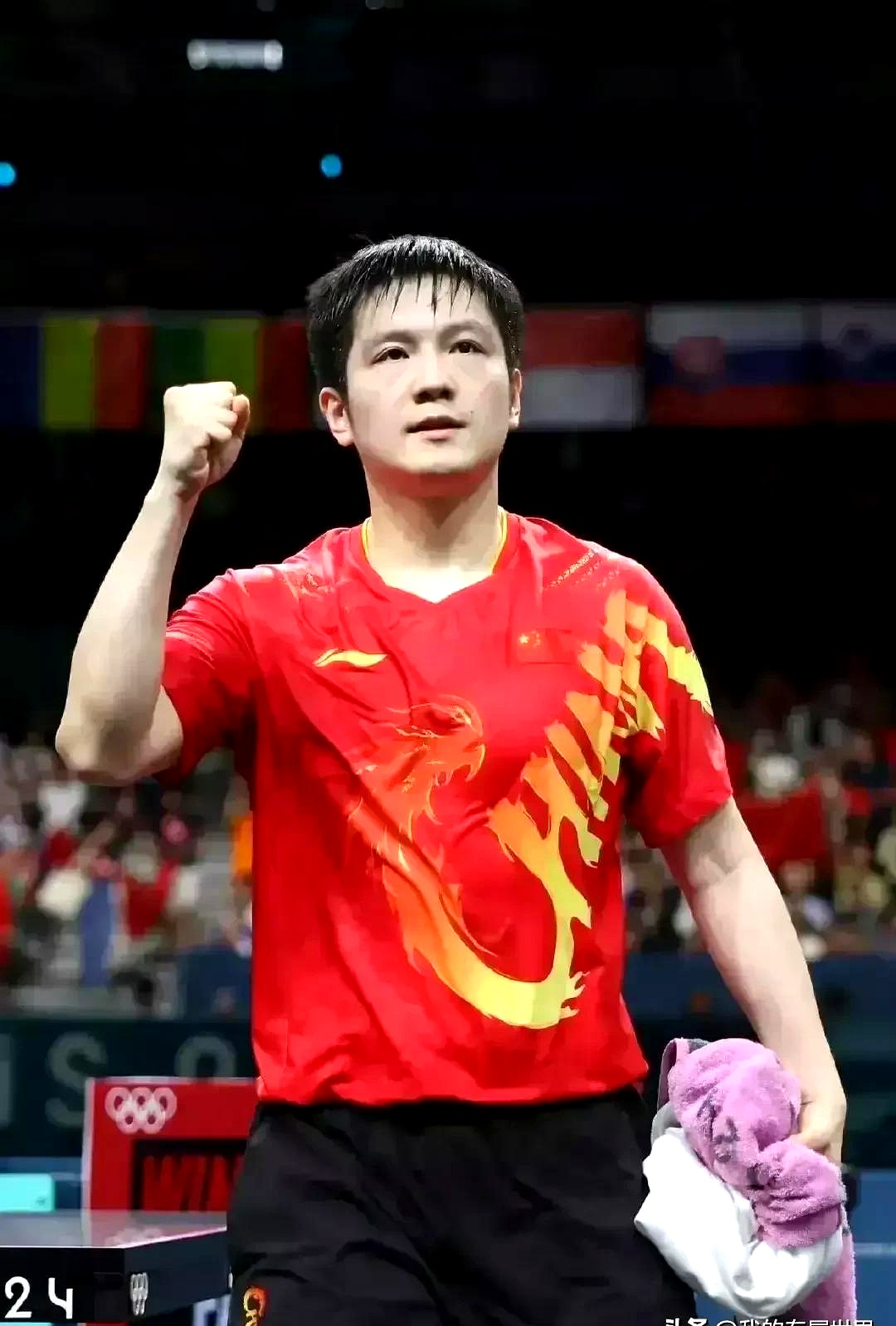 日本乒乓球队鏖战韩国乒乓球队，马龙绝境逆转