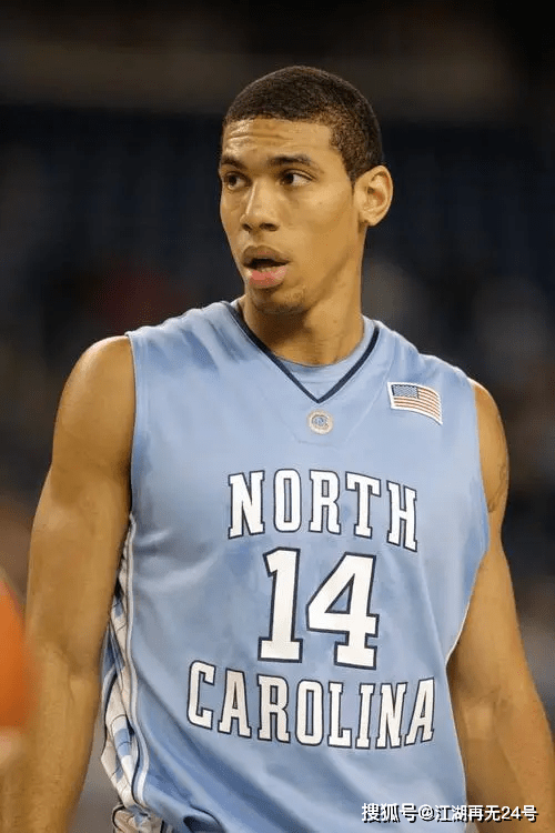 尼克斯逆转加拿大男篮,丹尼·格林三分雨点燃全场的简单介绍 尼克斯逆转加拿大男篮,丹尼·格林三分雨点燃全场的简单介绍