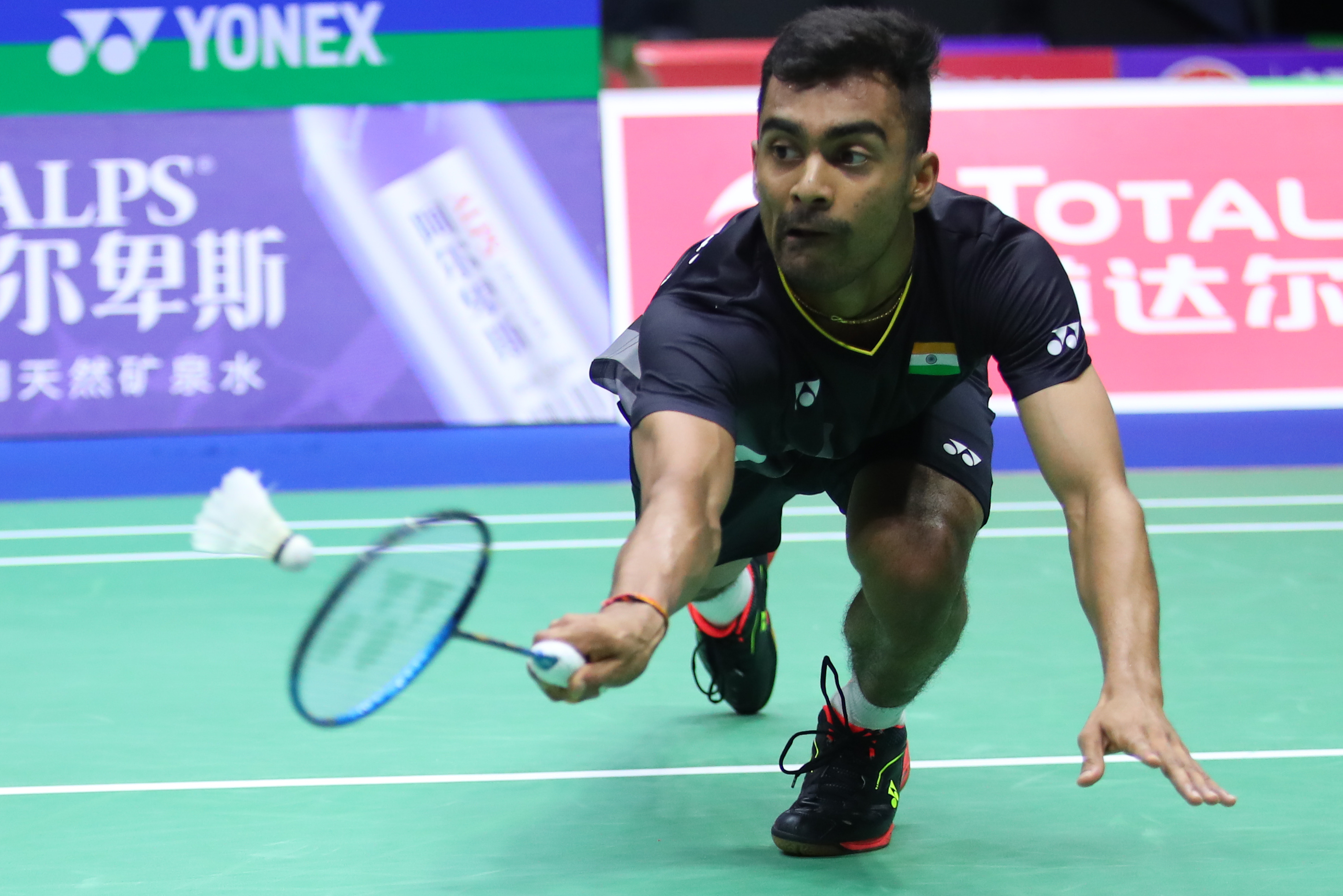 印度羽毛球队横扫韩国羽毛球队，谌龙三分雨点燃全场