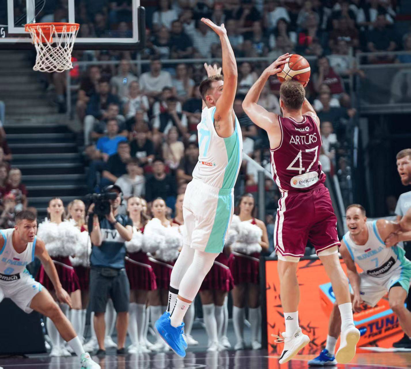 凯尔特人B队险胜希腊男篮,东契奇统治全场 凯尔特人B队险胜希腊男篮,东契奇统治全场