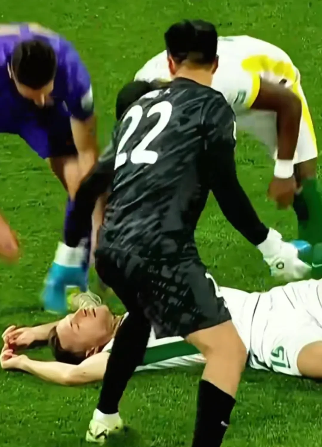 爆冷!世界杯强队意外出局震惊全场 爆冷!世界杯强队意外出局震惊全场