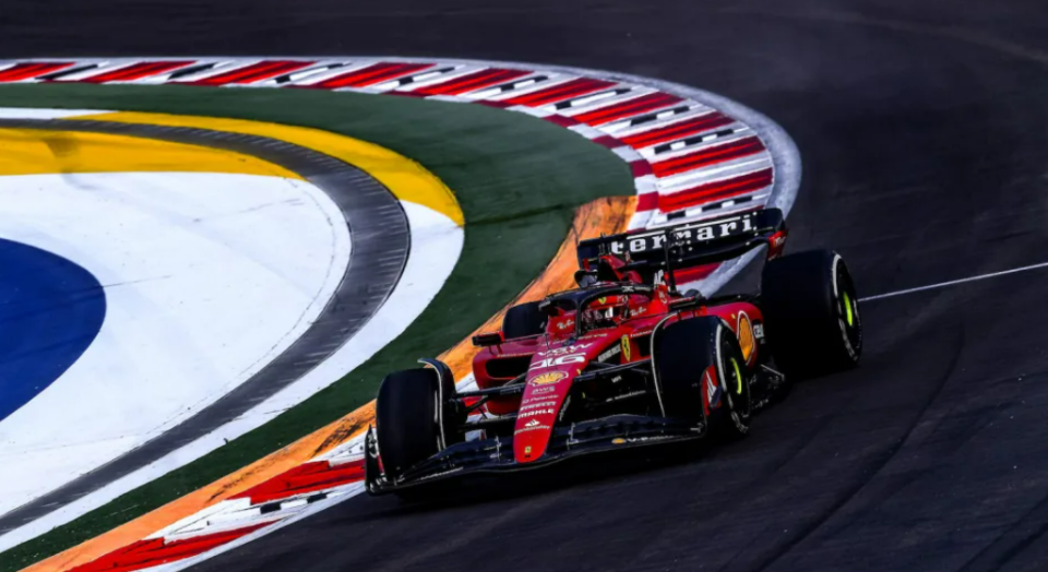 雷诺车队险胜阿斯顿马丁，拉塞尔点燃赛场