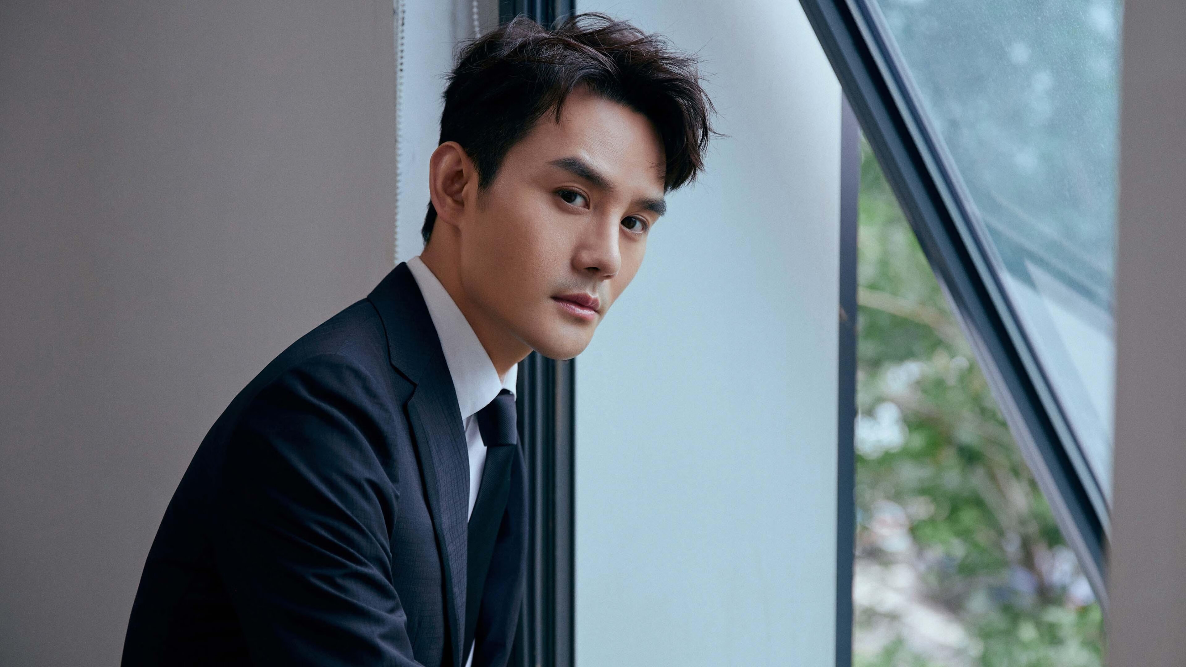 脆弱巨人的加冕夜,当恩比德用11年伤痛敲碎纪录之门