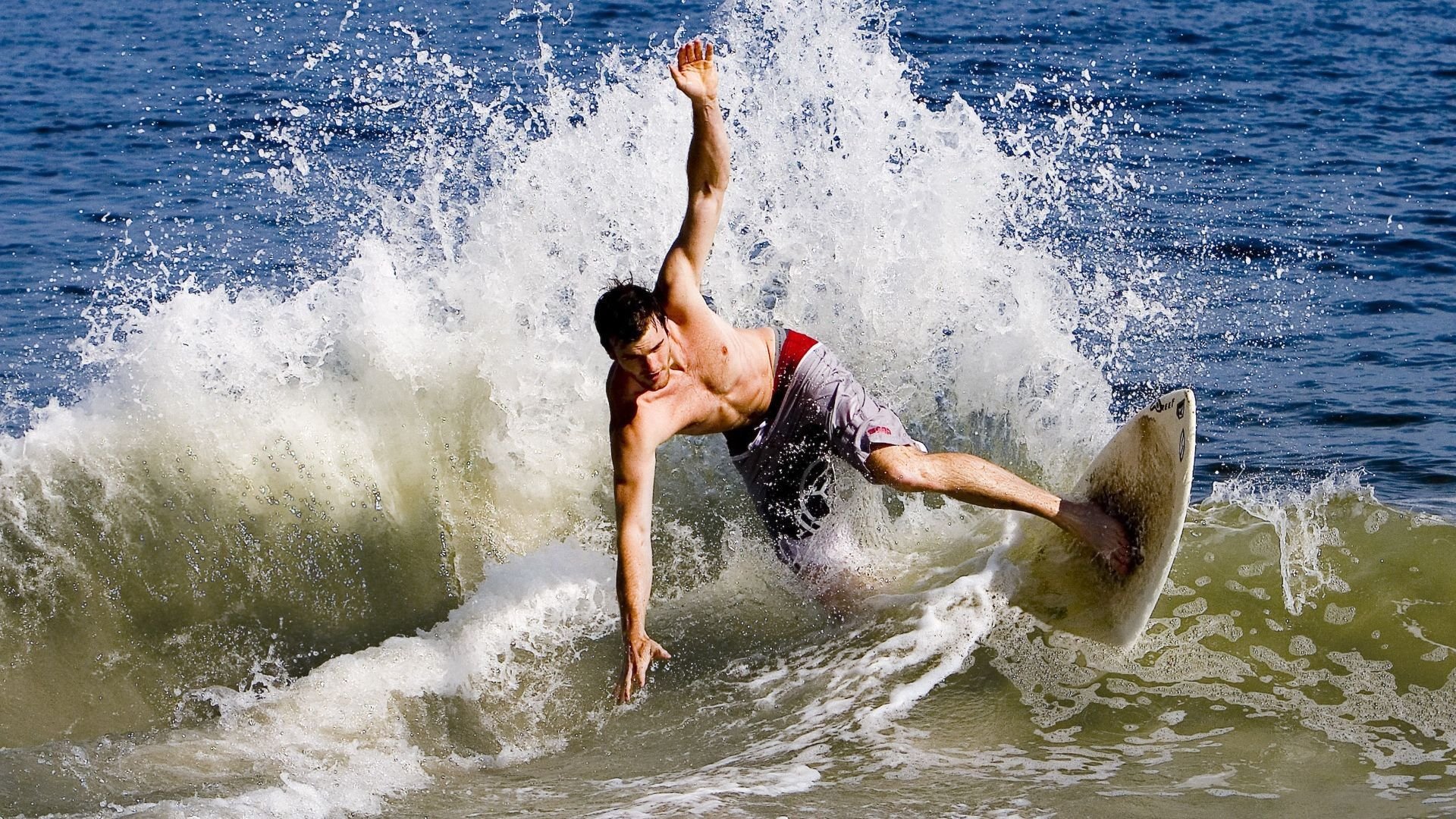 巴斯托尼成为关键先生，巴西提前终结奥地利悬念